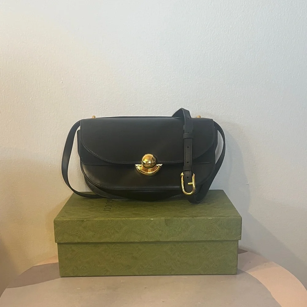 Furla Small Nero Sfera Crossbody / Shoulder Bag in Black. Gold Hardware. - Picture 4 of 16